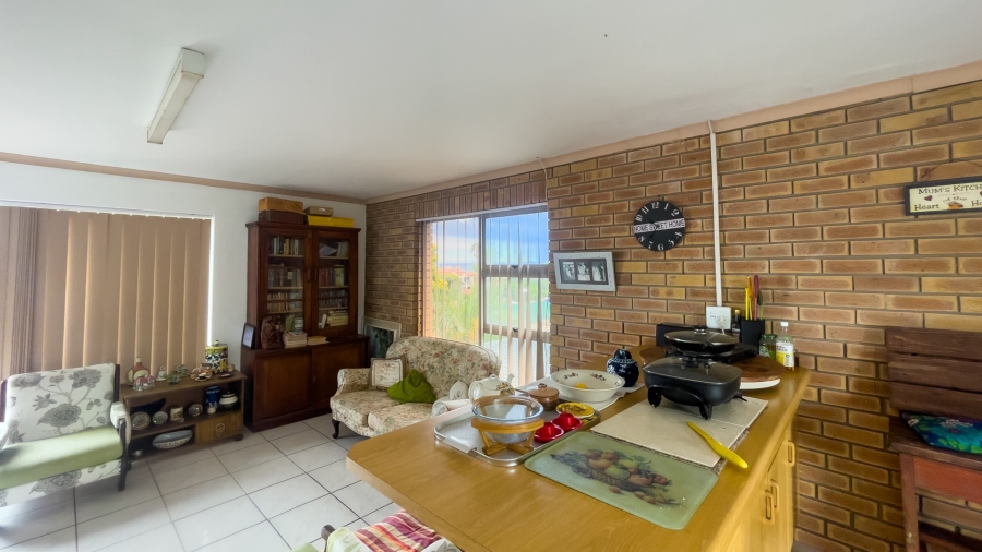 6 Bedroom Property for Sale in Hersham Western Cape